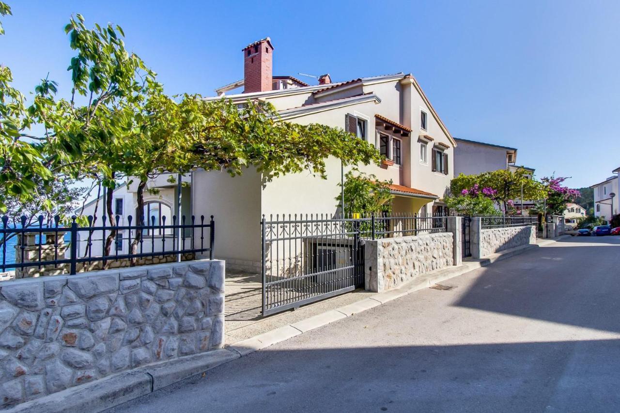 Apartments With A Parking Space Mali Lošinj Buitenkant foto