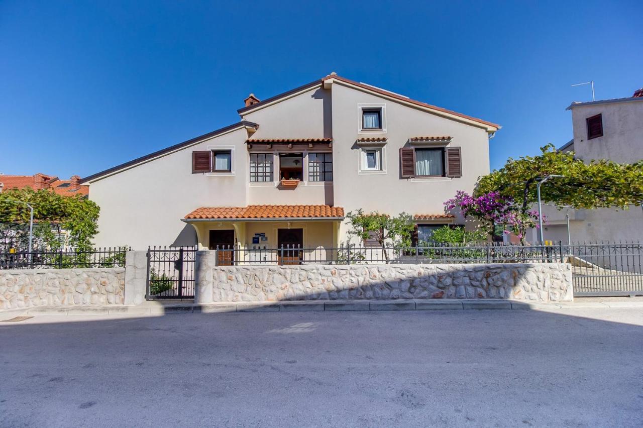 Apartments With A Parking Space Mali Lošinj Buitenkant foto